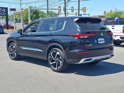 2022 Mitsubishi Outlander SE