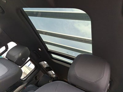 2023 Land Rover Defender X-Dynamic SE