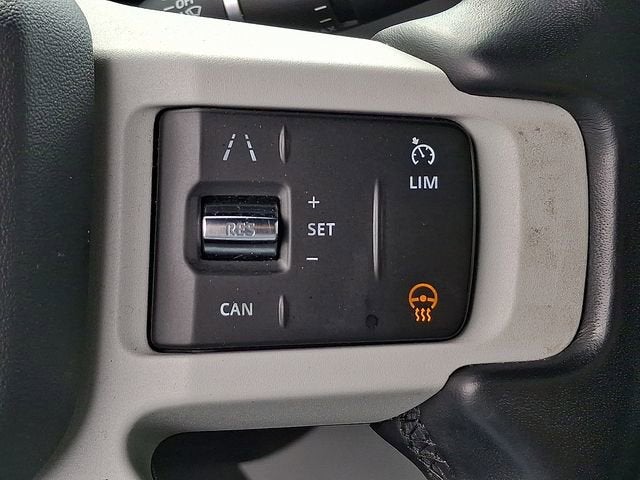 2023 Land Rover Defender X-Dynamic SE