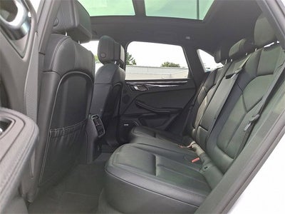 2022 Porsche Macan Base