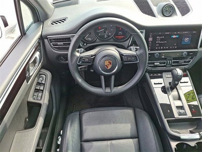 2022 Porsche Macan Base