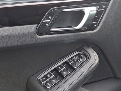 2022 Porsche Macan Base