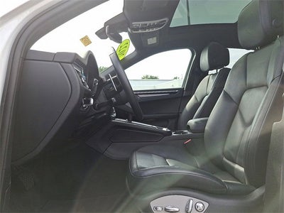 2022 Porsche Macan Base