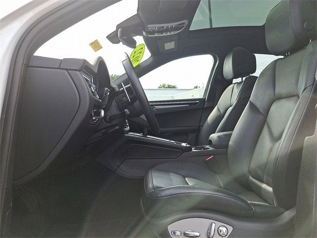 2022 Porsche Macan Base