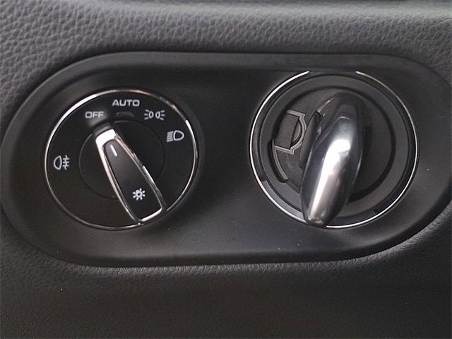 2022 Porsche Macan Base