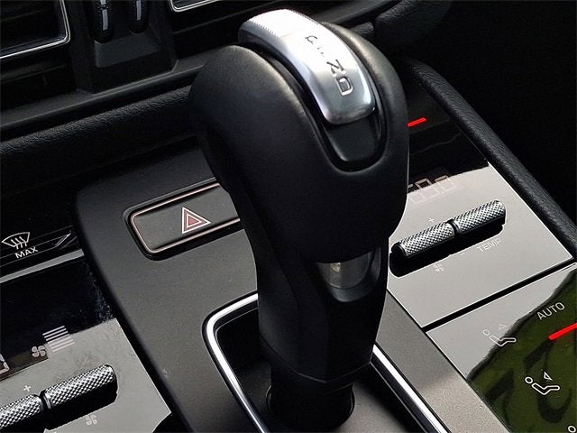 2022 Porsche Macan Base