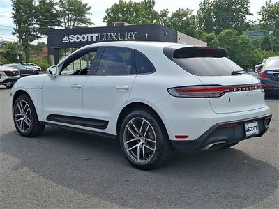 2022 Porsche Macan Base