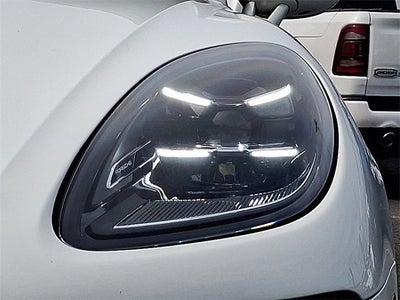 2022 Porsche Macan Base