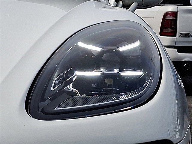 2022 Porsche Macan Base