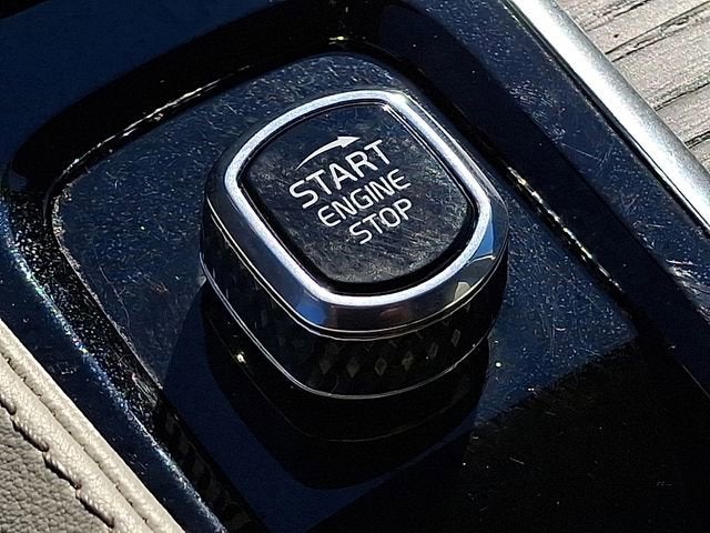 2023 Volvo XC90 Plus