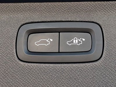 2023 Volvo XC90 Plus