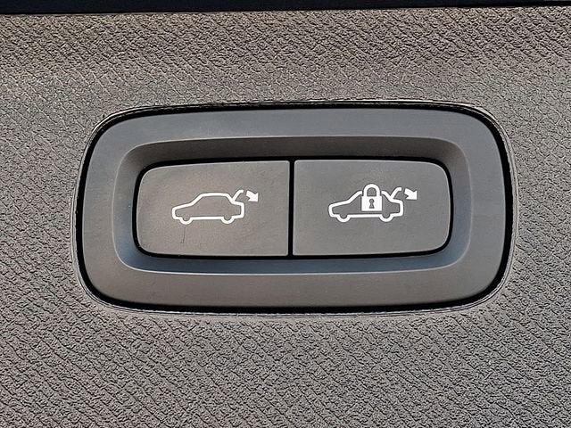 2023 Volvo XC90 Plus