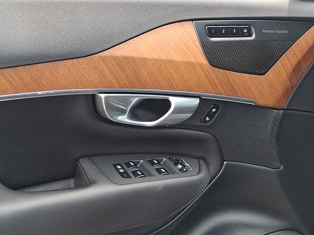 2023 Volvo XC90 Plus
