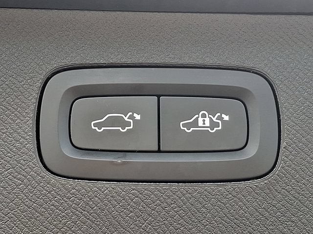 2023 Volvo XC90 Plus
