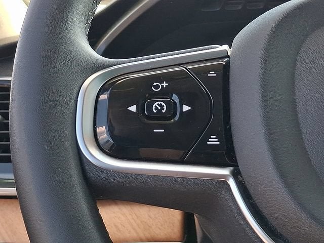 2023 Volvo XC90 Plus