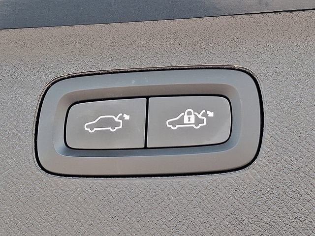 2023 Volvo XC90 Plus