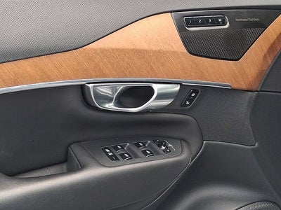 2024 Volvo XC90 Plus Bright Theme