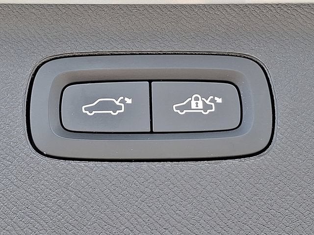 2024 Volvo XC90 Plus Bright Theme