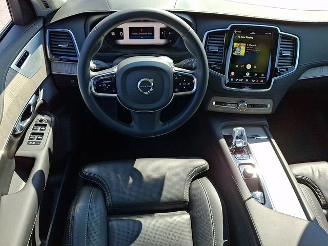 2024 Volvo XC90 Ultimate Bright Theme