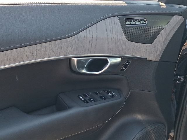 2024 Volvo XC90 Ultimate Bright Theme