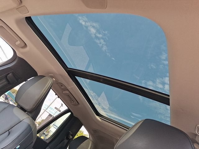 2024 Volvo XC90 Ultimate Bright Theme