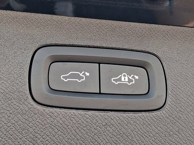 2024 Volvo XC90 Ultimate Bright Theme