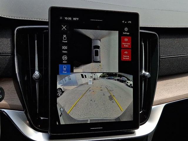 2025 Volvo XC90 Plus