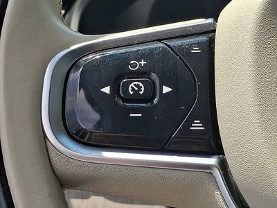 2024 Volvo XC90 Plus Bright Theme