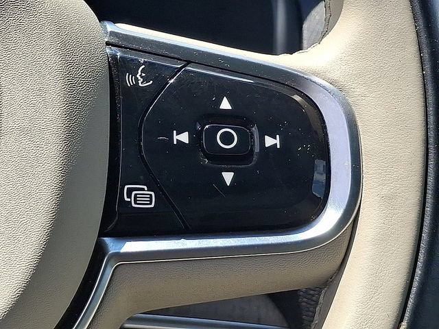 2024 Volvo XC90 Plus Bright Theme