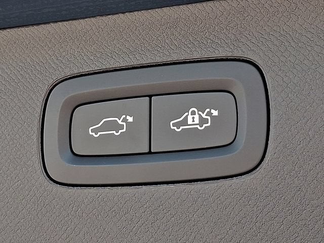 2025 Volvo XC90 Plus