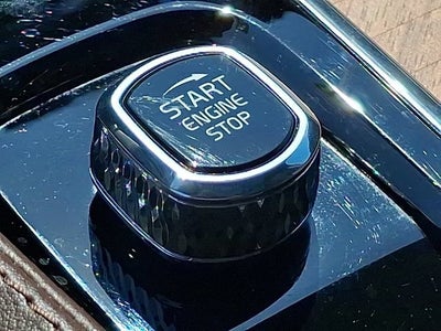 2024 Volvo XC90 Plus Bright Theme