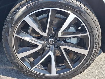 2024 Volvo XC90 Plus Bright Theme