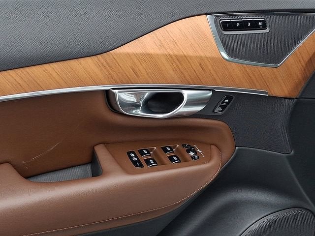 2024 Volvo XC90 Plus Bright Theme
