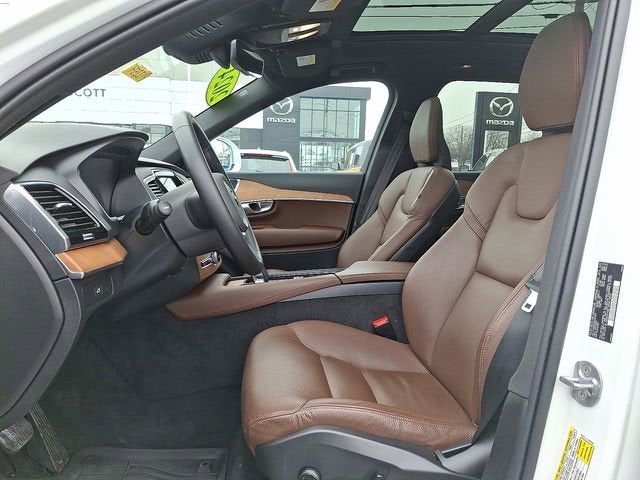 2024 Volvo XC90 Plus Bright Theme