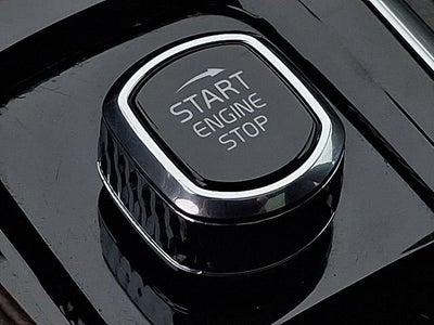 2024 Volvo XC90 Plus Bright Theme