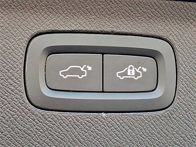 2024 Volvo XC90 Plus Bright Theme