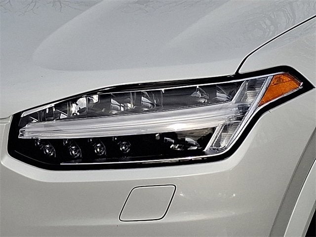 2024 Volvo XC90 Plus Bright Theme