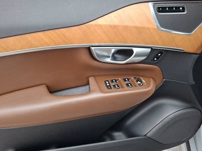 2024 Volvo XC90 Plus Bright Theme