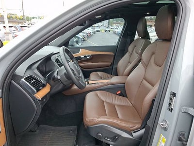 2024 Volvo XC90 Plus Bright Theme