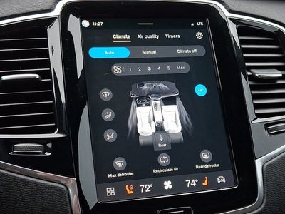 2024 Volvo XC90 Plus Bright Theme