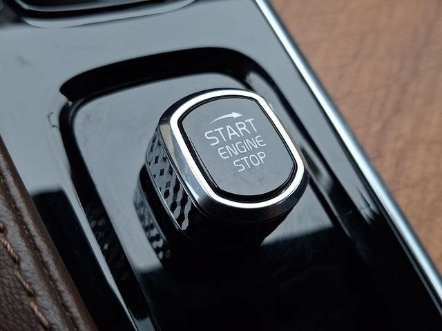 2024 Volvo XC90 Plus Bright Theme