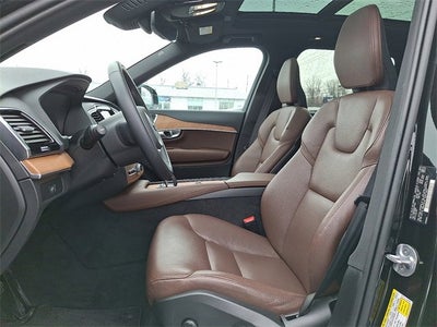 2024 Volvo XC90 Plus Bright Theme