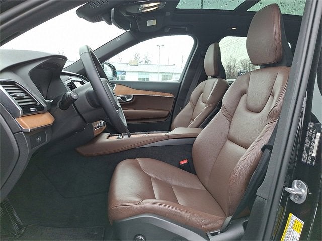 2024 Volvo XC90 Plus Bright Theme