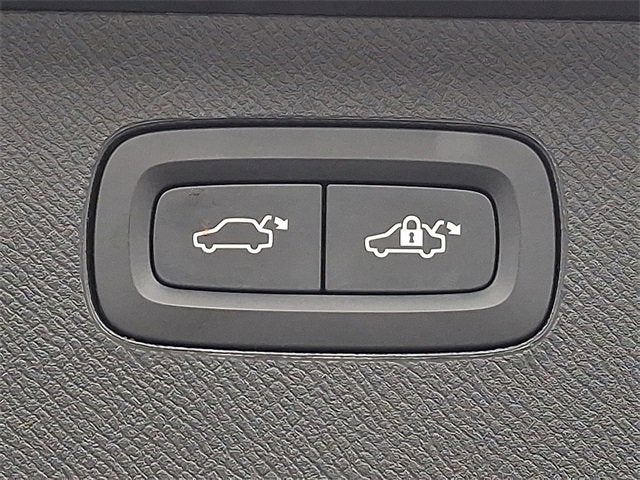 2024 Volvo XC90 Plus Bright Theme