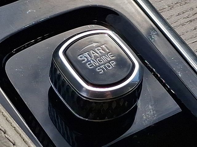 2025 Volvo XC90 Plus