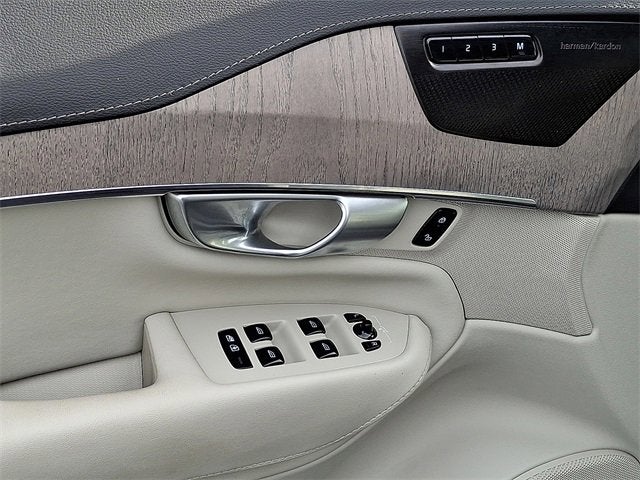2024 Volvo XC90 Ultimate Bright Theme