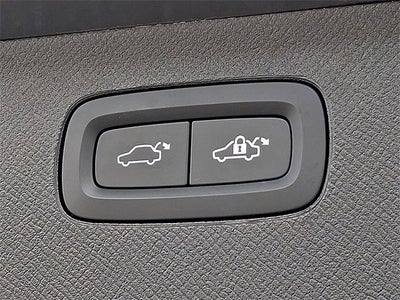 2024 Volvo XC90 Ultimate Bright Theme