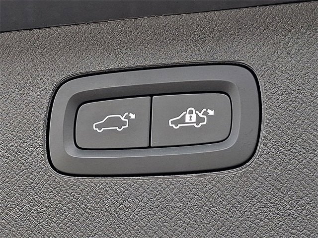 2024 Volvo XC90 Ultimate Bright Theme