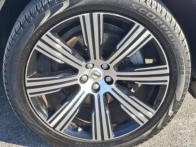 2024 Volvo XC90 Ultimate Bright Theme