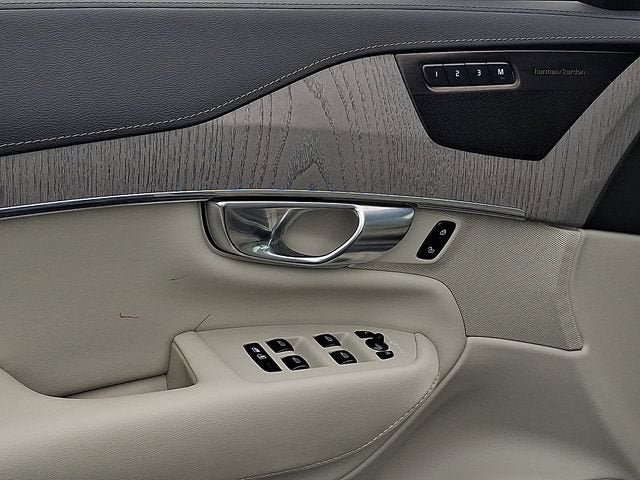 2025 Volvo XC90 Ultra